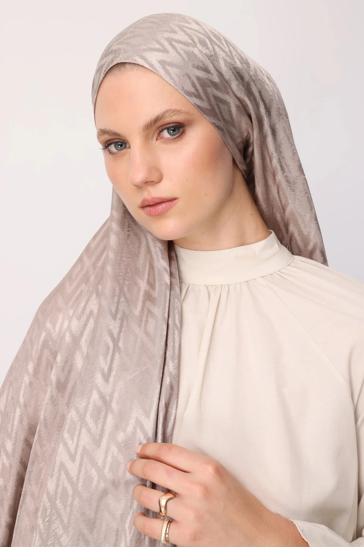 Kanyon Karo Desen Parlak Jakar Şal
