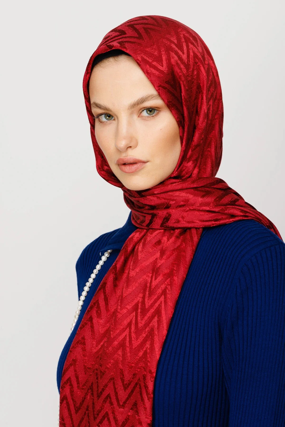 Vişne Çürüğü Zikzak Desen Parlak Jakar Şal