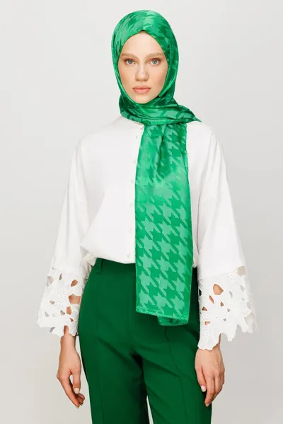Benetton Yeşili Kazayağı Desen Parlak Jakar Şal
