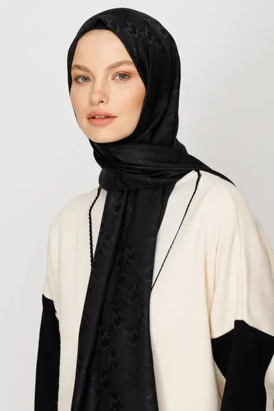 Siyah Mc Desen Jakar Şal · Monogram Jakar