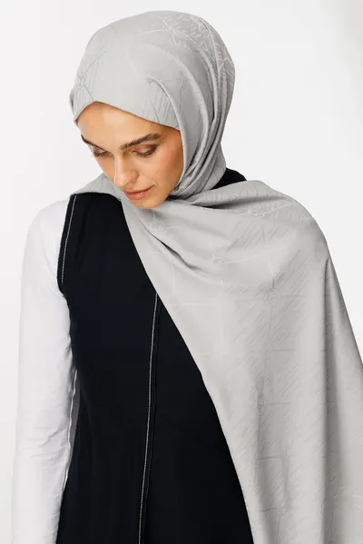 Gümüş Moon Is Desen Jakar Şal · Monogram Jakar