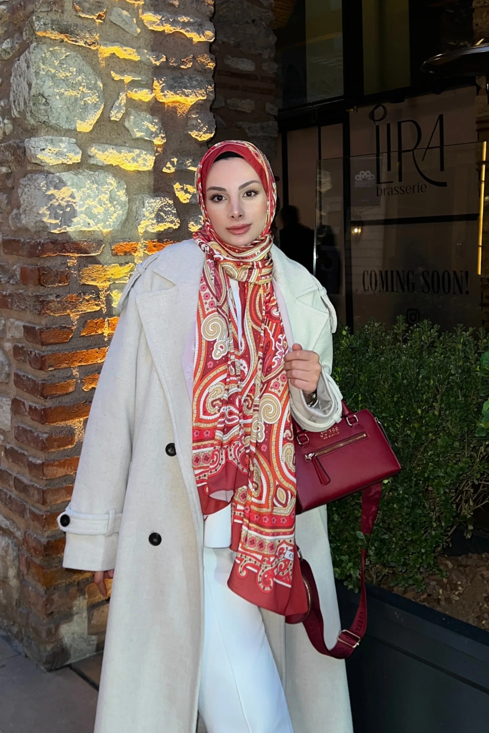 Şüheda'nın Bordo Zeren Desen İpek Şal Tercihi · İpeksi