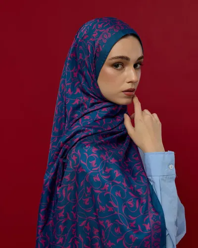 Çini Mavisi & Şakayık Pembesi Lale Bahçesi Desen Şal - 05