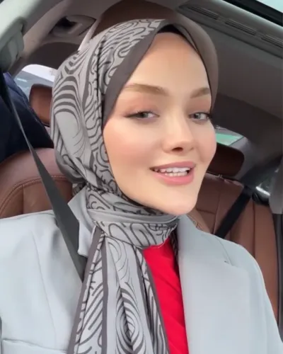 Şule'nin Füme Karma Desen Pamuk Vual Şal Tercihi