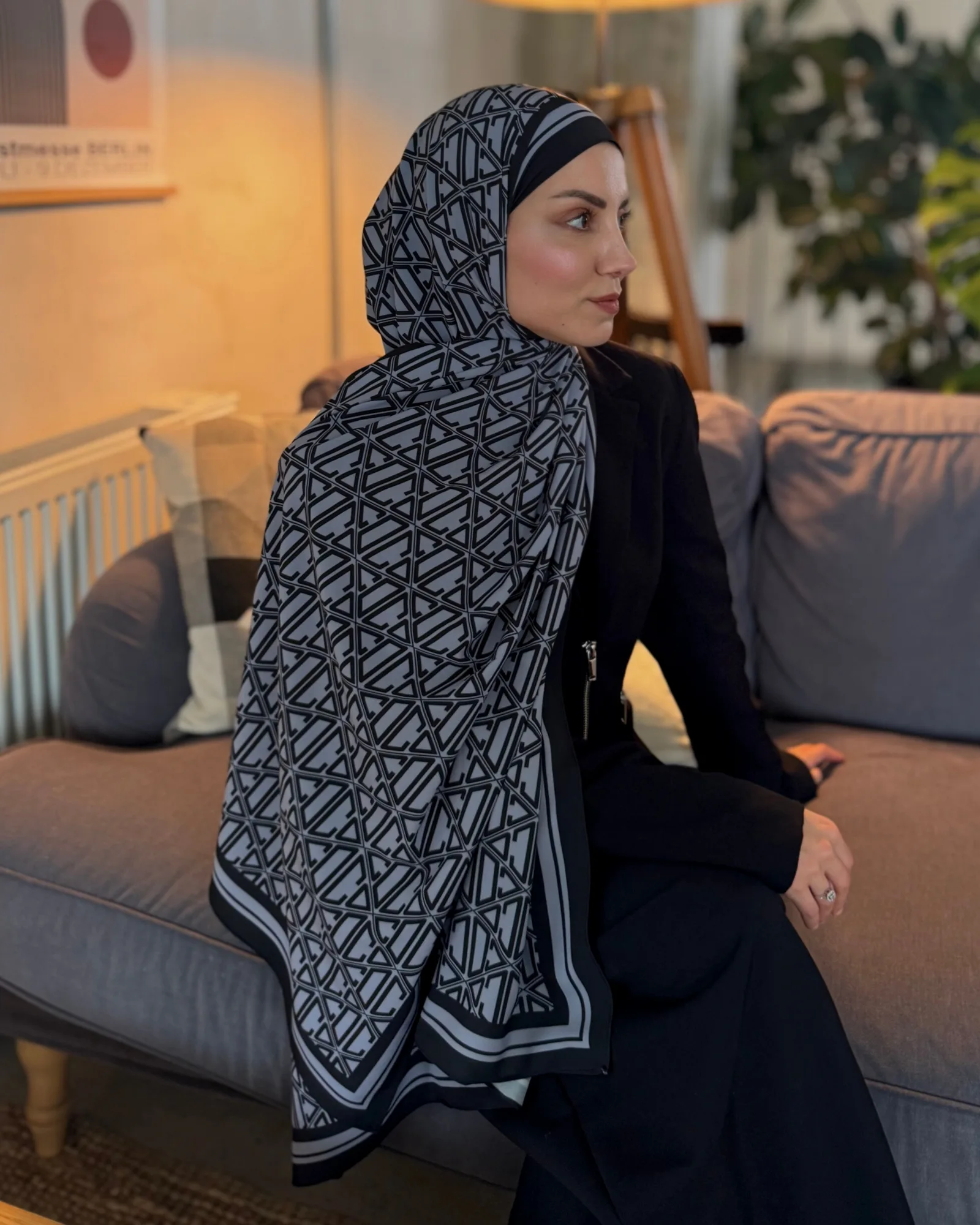 Siyah Signature Vual İpek Şal