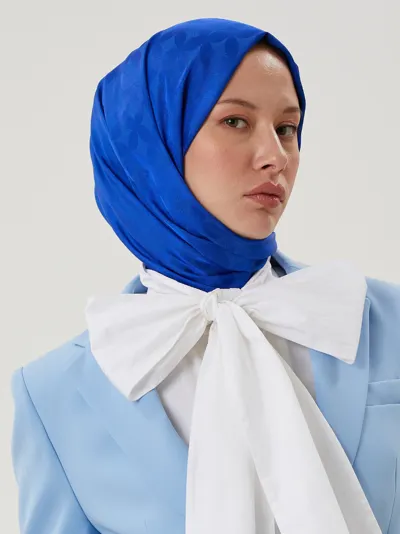 Saks Mavisi Rise Desen Jakar Şal · İpeksi Jakar