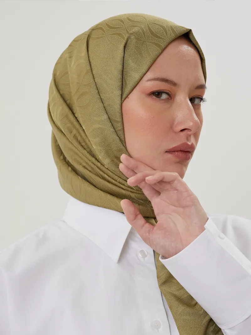 Haki Shine Desen Jakar Şal · İpeksi Jakar