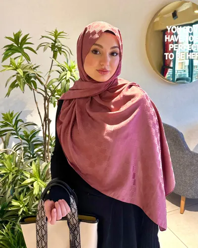 Soft Pembe Damier Desen Jakar Şal · İpeksi Jakar