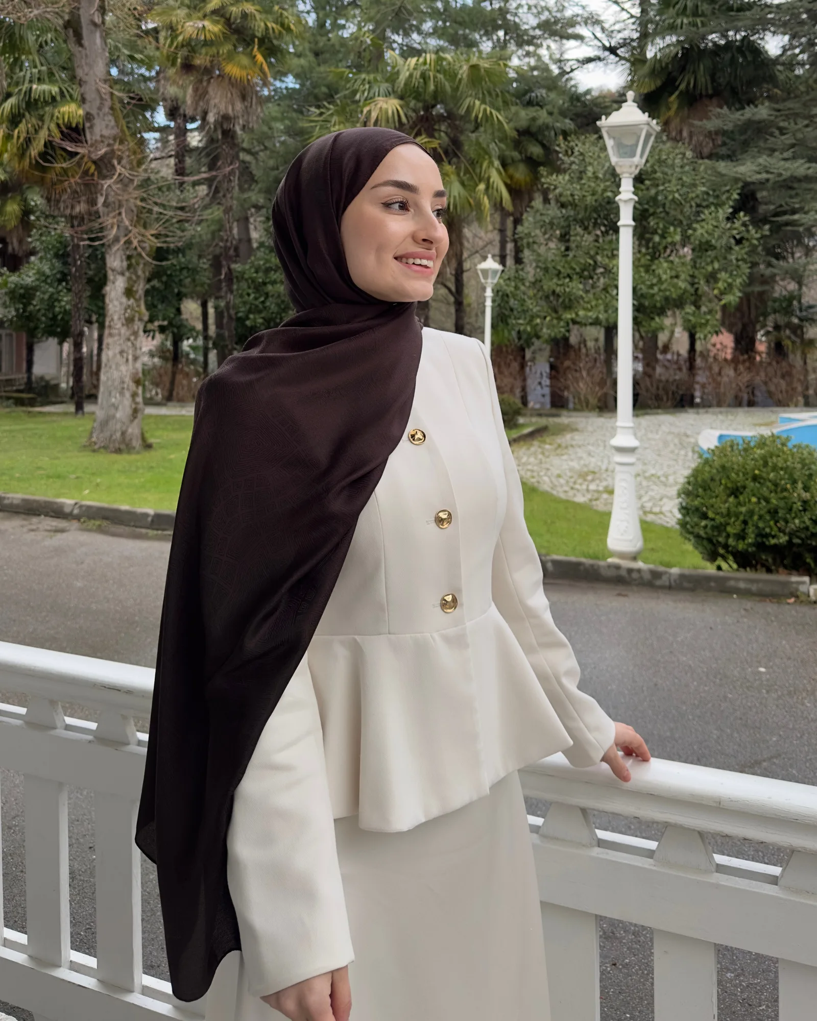 Acı Kahve Döngü Desen Jakar Şal · İpeksi Jakar