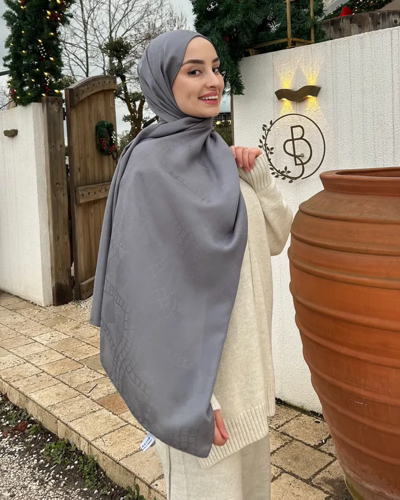 Gri Döngü Desen Jakar Şal · İpeksi Jakar