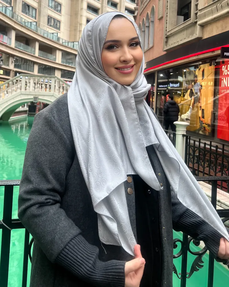 Gümüş Luxe Desen Jakar Şal · İpeksi Jakar