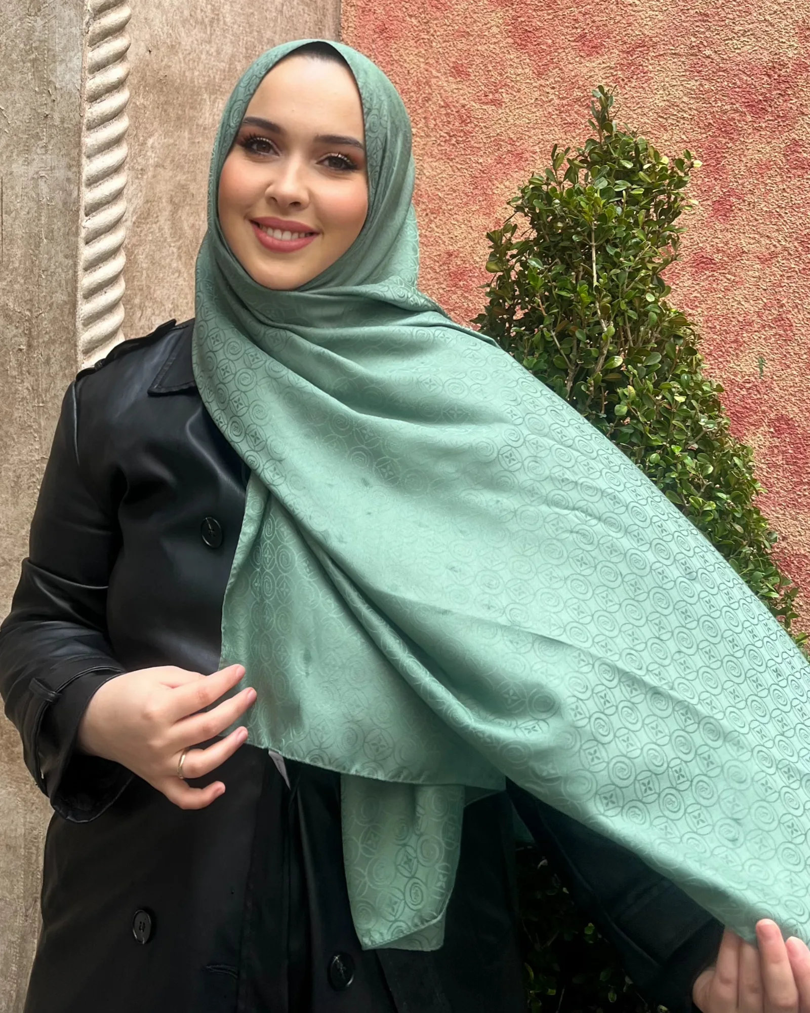 Küf Yeşili Luxe Desen Jakar Şal · İpeksi Jakar