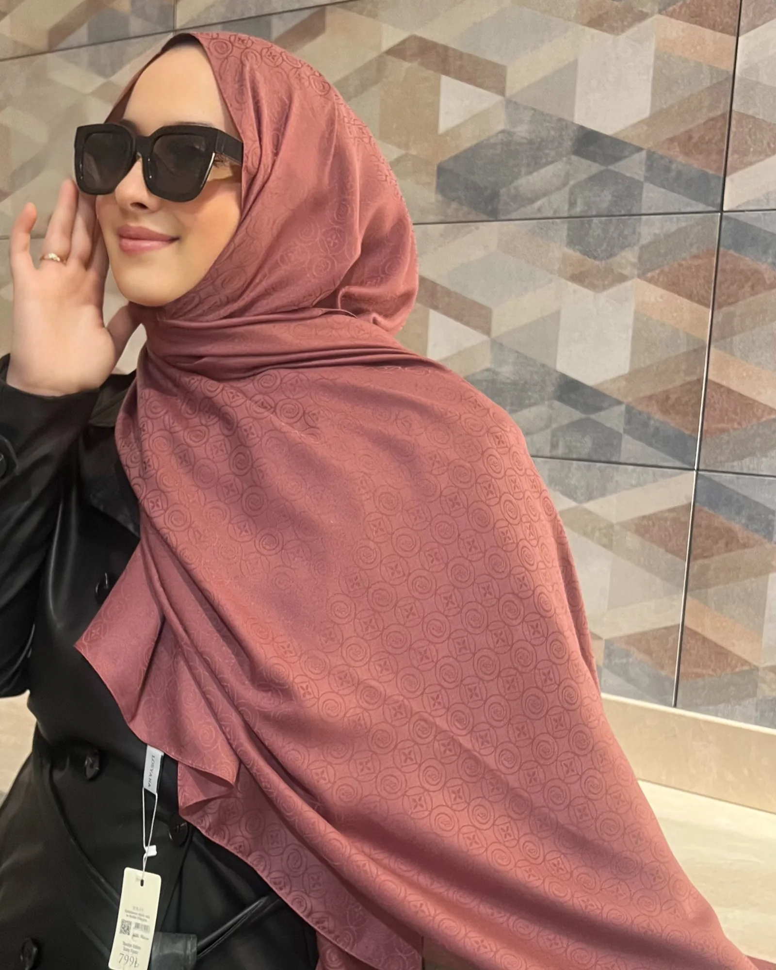 Soft Pembe Luxe Desen Jakar Şal · İpeksi Jakar
