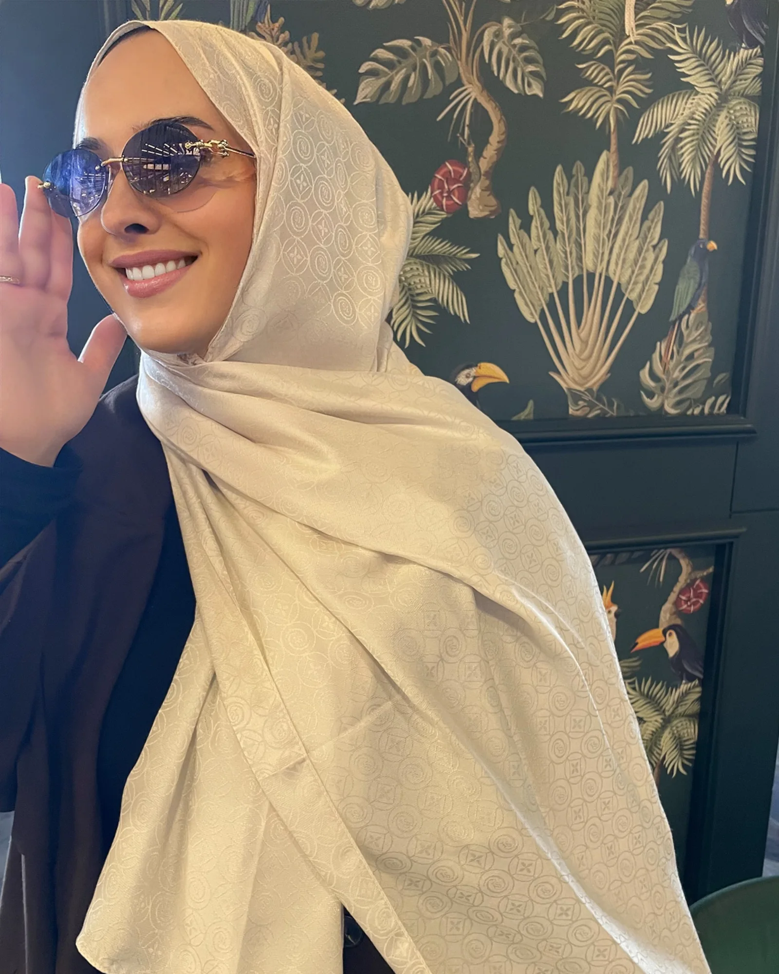 Ekru Luxe Desen Jakar Şal · İpeksi Jakar