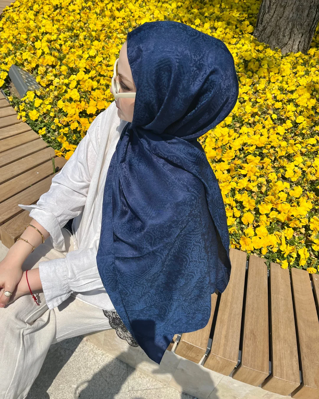 Lacivert Lavin Desen Jakar Şal · İpeksi Jakar