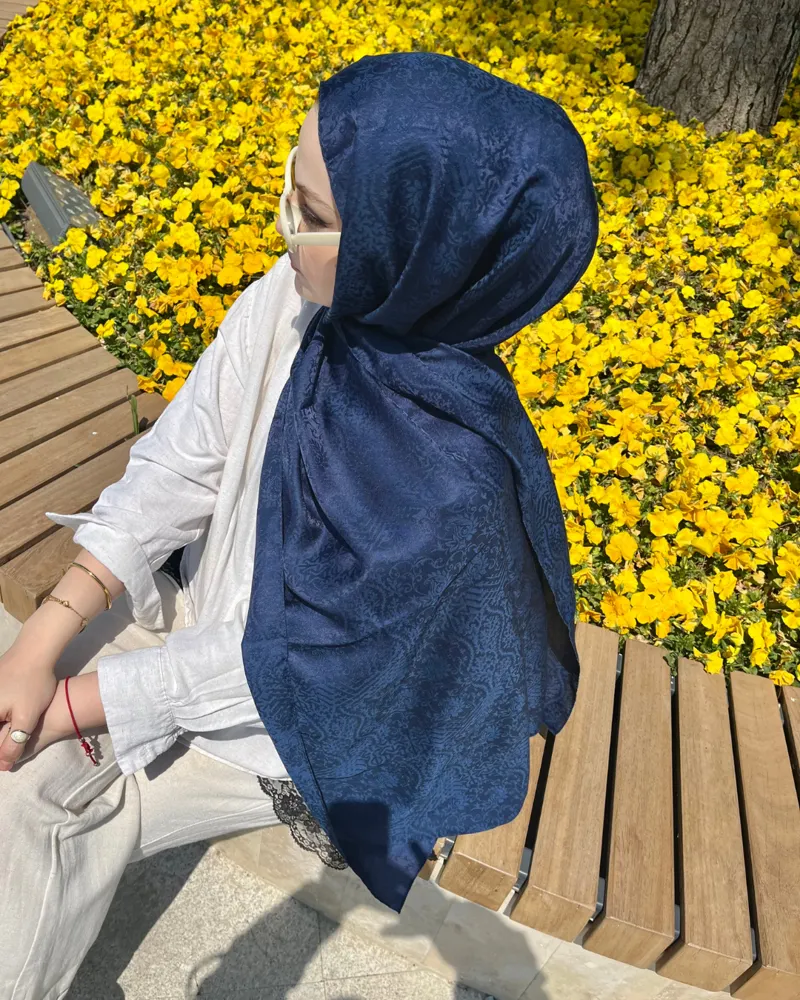 Lacivert Lavin Desen Jakar Şal · İpeksi Jakar