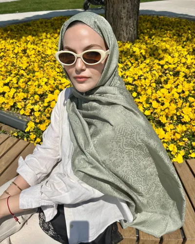 Pastel Yeşil Lavin Desen Jakar Şal · İpeksi Jakar