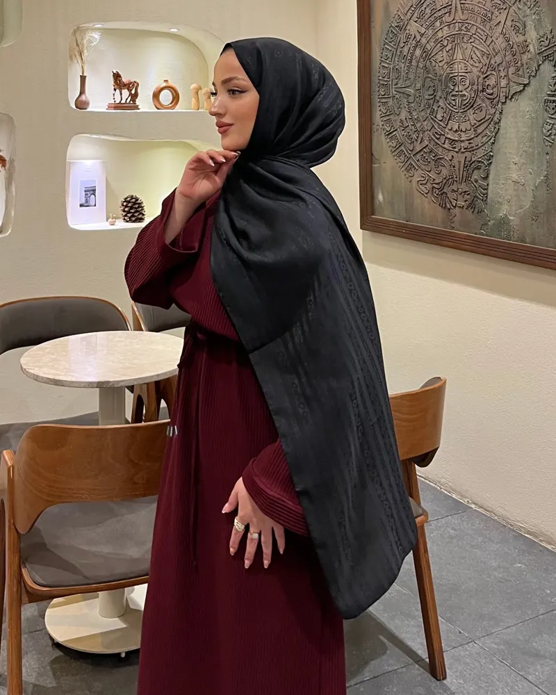 Siyah Şerit Desen Jakar Şal · İpeksi Jakar