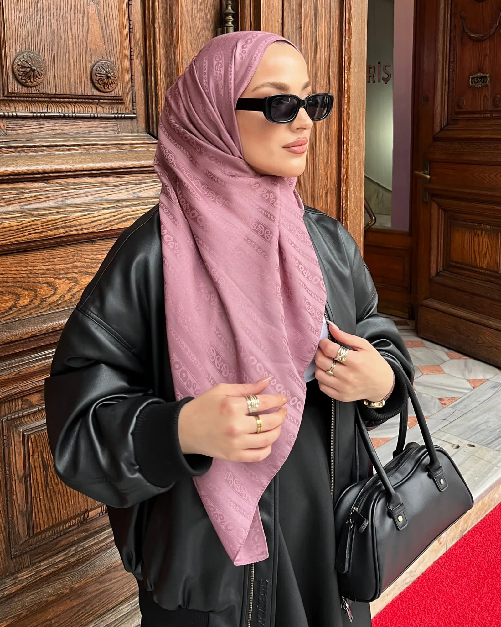 Soft Pembe Şerit Desen Jakar Şal · İpeksi Jakar