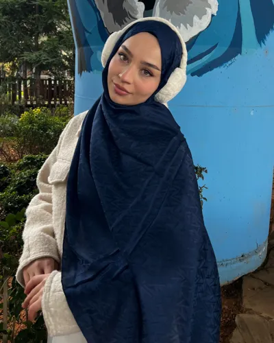 Lacivert Triya Desen Jakar Şal · İpeksi Jakar