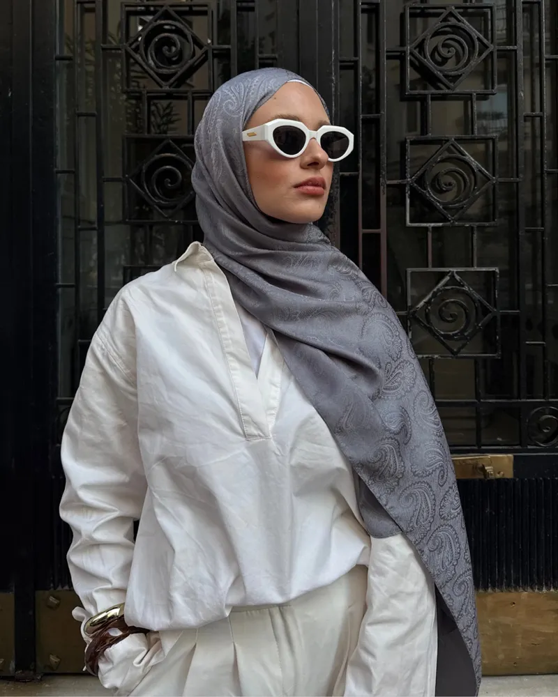 Gri Rumi Desen Jakar Şal · İpeksi Jakar