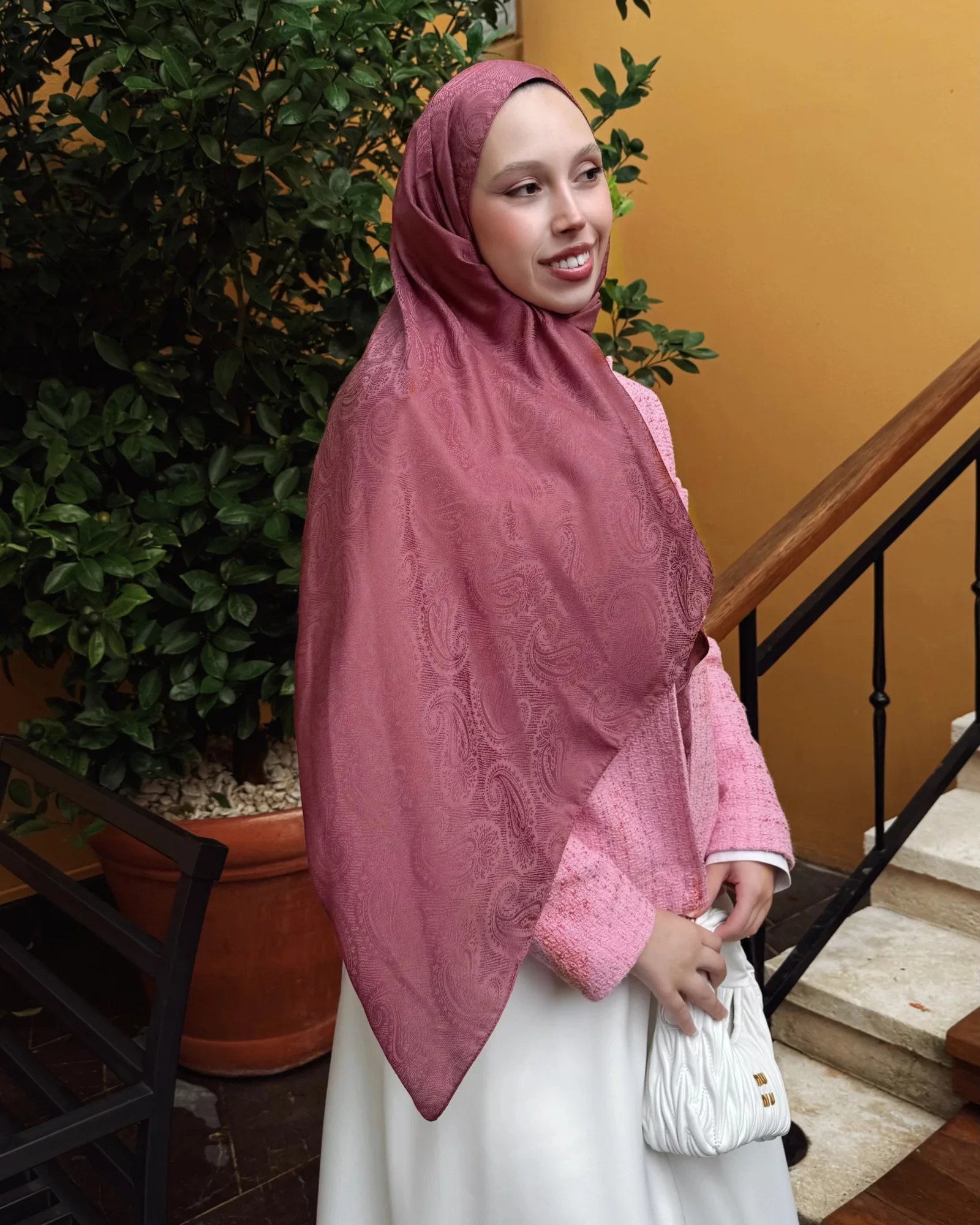 Soft Pembe Rumi Desen Jakar Şal · İpeksi Jakar