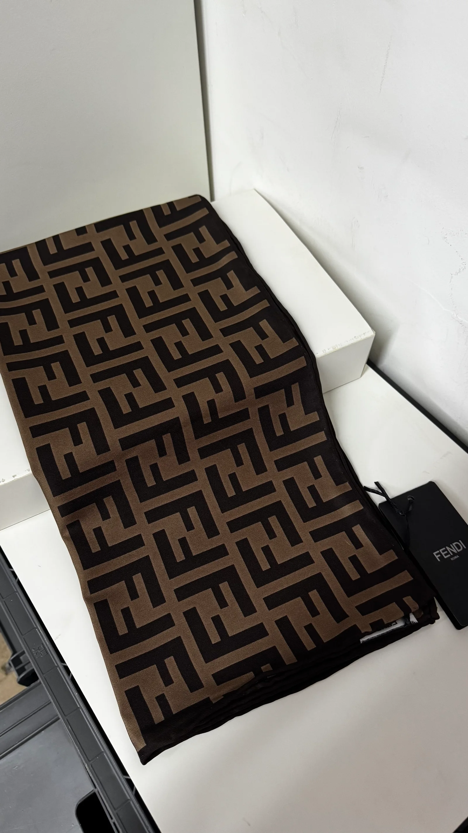 İthal Acı Kahve F Desen Twill İpek Eşarp