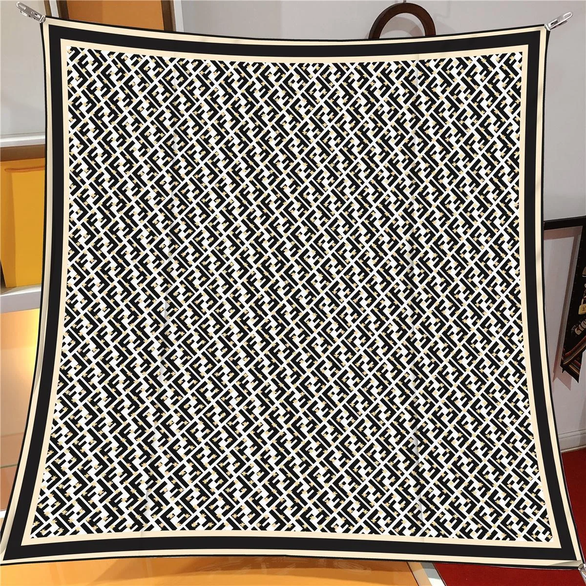 İthal Siyah & Beyaz F Arı Desen Twill İpek Eşarp