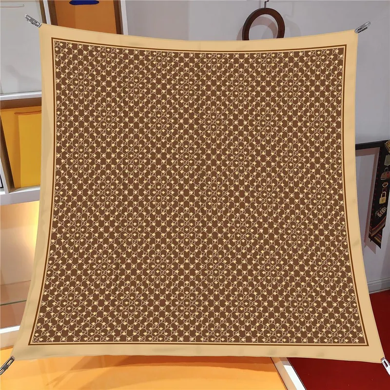 İthal Gold & Mocha G Arı Desen Twill İpek Eşarp