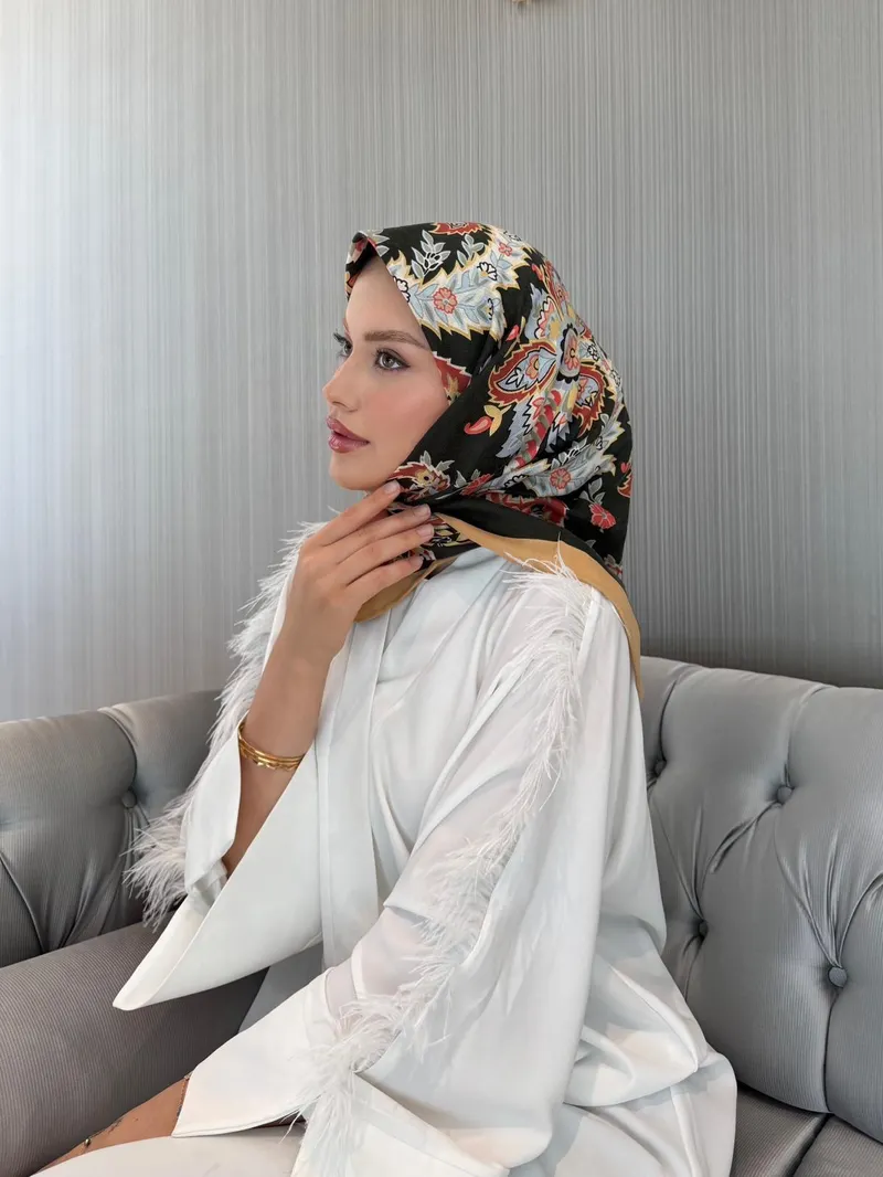İthal Gold & Siyah E 3 Yün Kaşmir Eşarp
