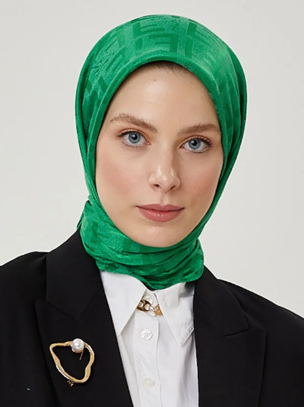 Benetton F Desen Parlak Jakar Eşarp